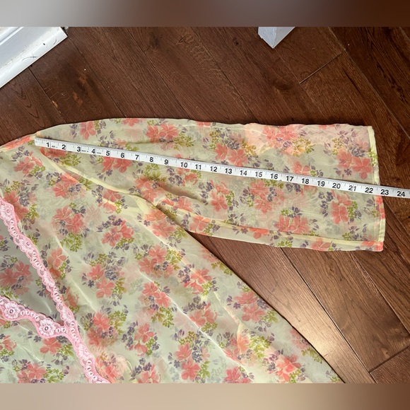 Sheer Flower and Lace Kimono - Picture 2 of 11